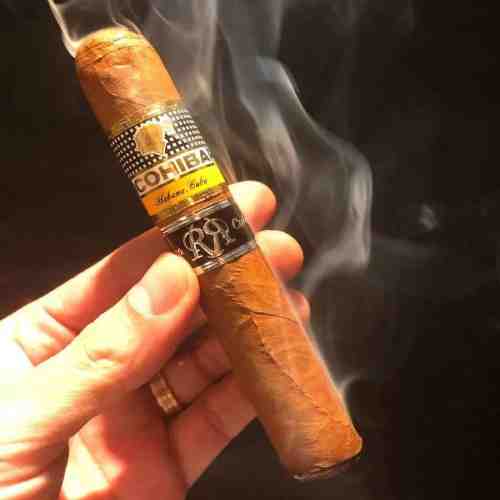 转动雪茄：从尾段苦味到均匀燃烧的优雅解法